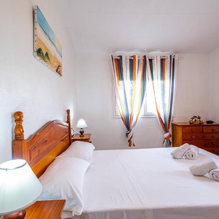 Casa Rous-Riumar 1 - Three-Bedroom House - 8