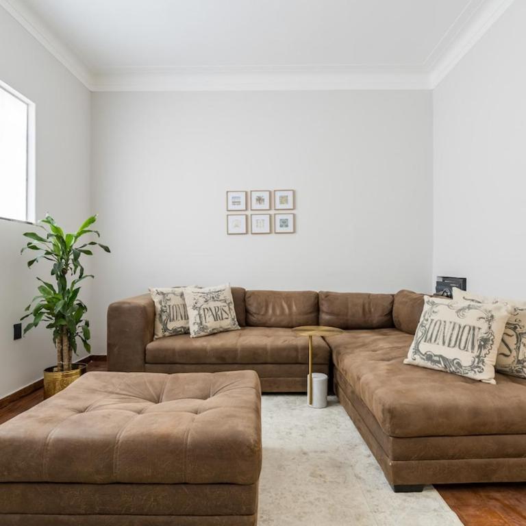 Art Deco Condesa II Stylish and Quiet w Rooftop - Five-Bedroom House - 1