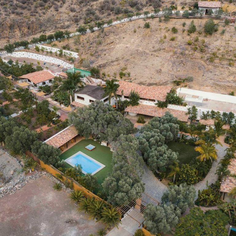 Hacienda La Miranda - Villa with Private Pool - 2