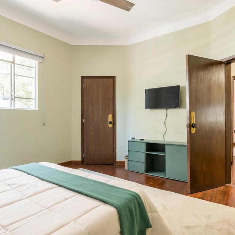 Art Deco Condesa II Stylish and Quiet w Rooftop - Five-Bedroom House - 16