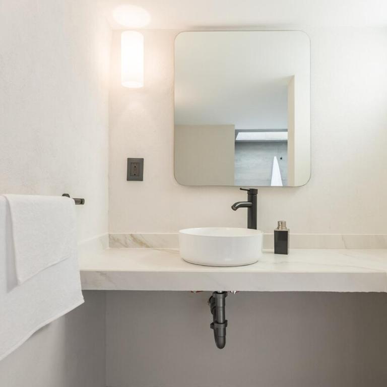 Art Deco Condesa II Stylish and Quiet w Rooftop - Five-Bedroom House - 28