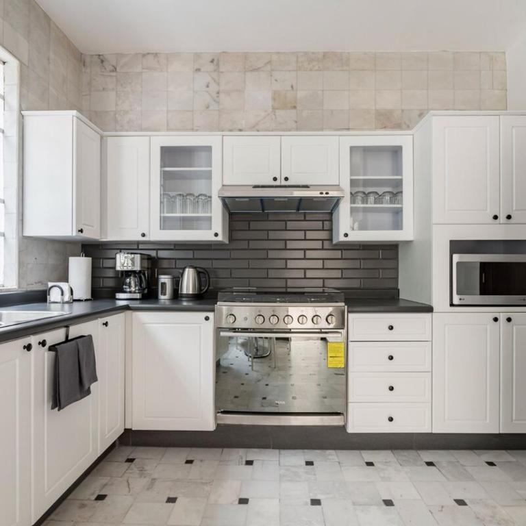 Art Deco Condesa II Stylish and Quiet w Rooftop - Five-Bedroom House - 31
