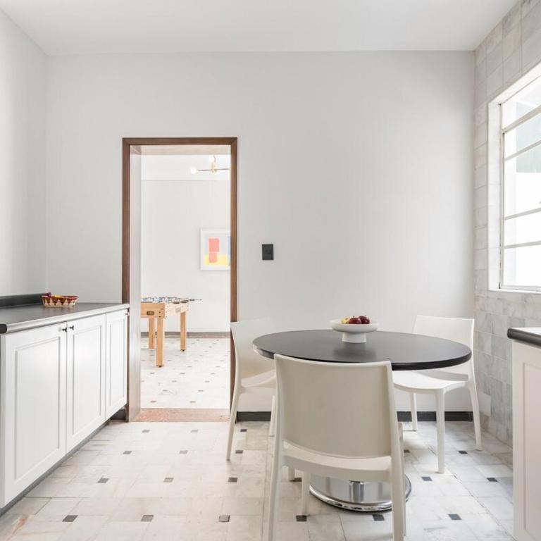 Art Deco Condesa II Stylish and Quiet w Rooftop - Five-Bedroom House - 35