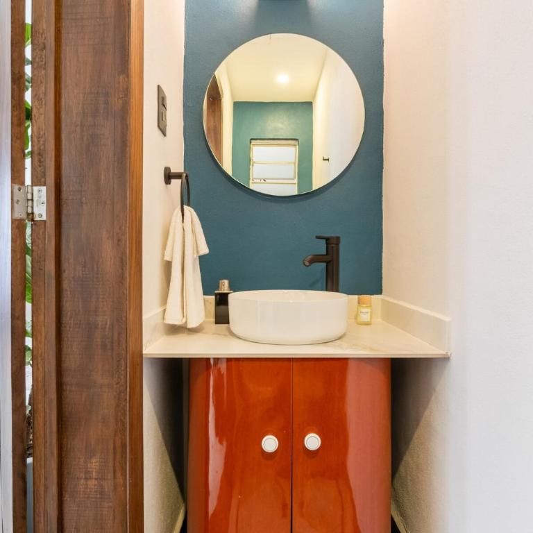 Art Deco Condesa II Stylish and Quiet w Rooftop - Five-Bedroom House - 46