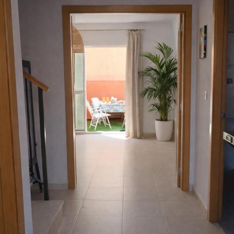 Casa familiar con patio privado y piscina comunitaria cerca de la playa - Casa de 3 dormitorios - 15