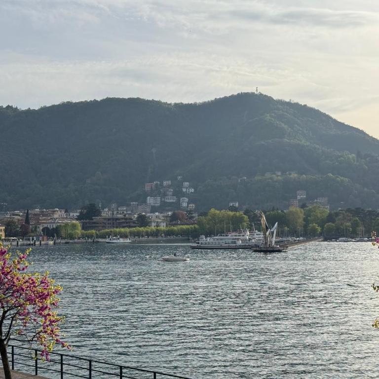Casa Tobia - Unique Lake View Downtown Como - Two-Bedroom Apartment - 44