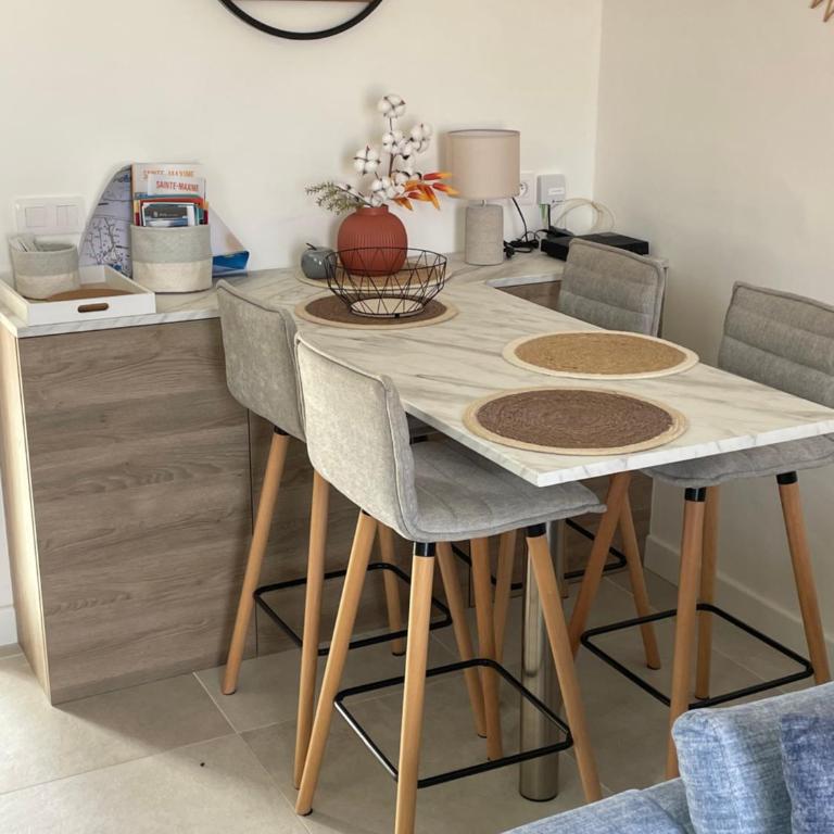 Appartement classé 3 étoiles face à la plage de la Nartelle avec place de parking privative - Apartment mit 1 Schlafzimmer - 10