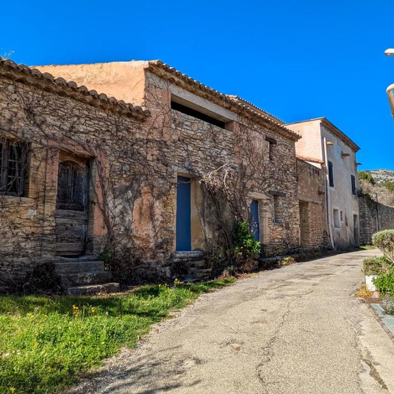 Gîte au pied du Mont Ventoux - Terrasse, piscine, nature - Appartement 1 Chambre - 23