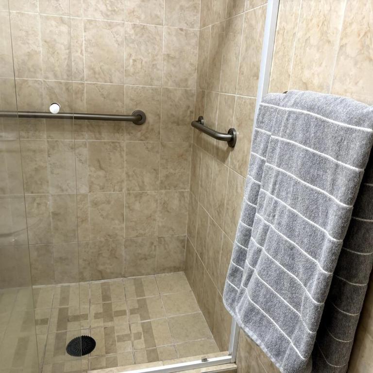 Exclusive & Secure Experience Top Amenities - Two-Bedroom Loft Apartment - 7