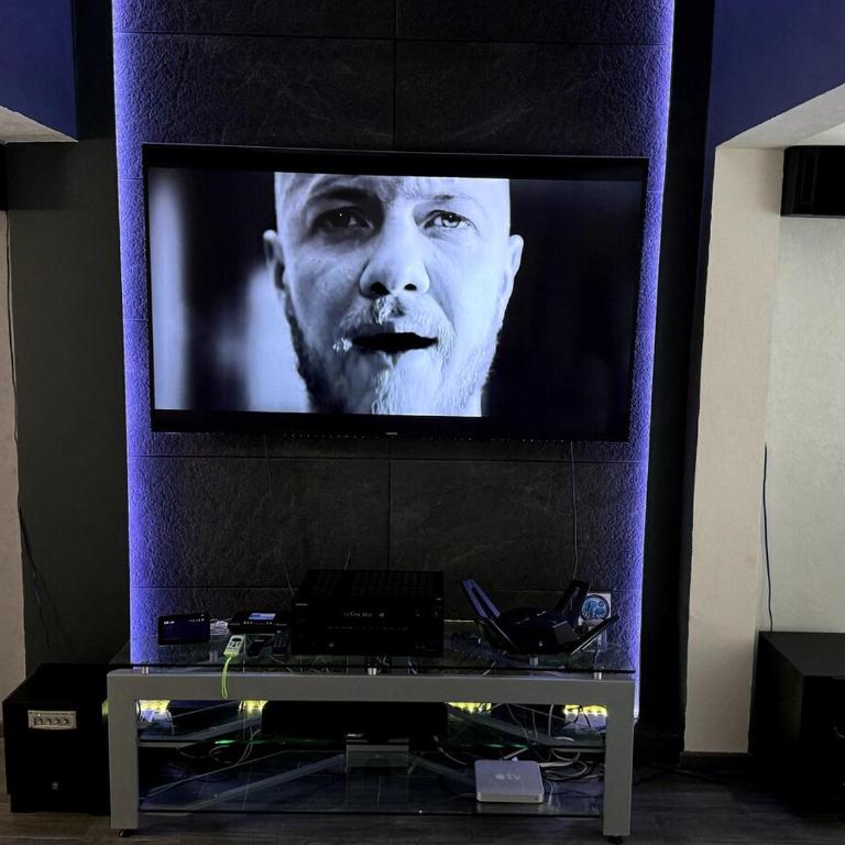 Exclusive & Secure Experience Top Amenities - Two-Bedroom Loft Apartment - 8