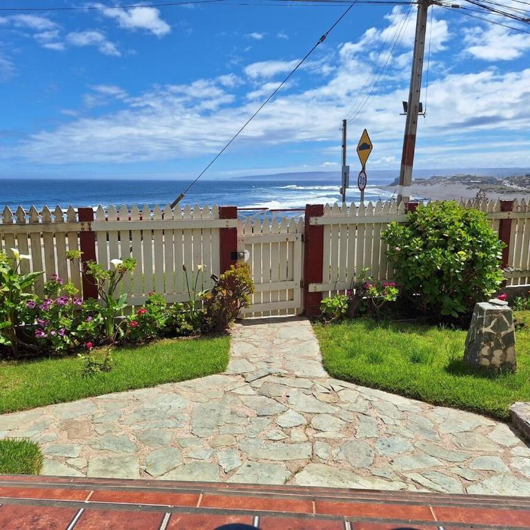 Casa a pasos de la playa - Three-Bedroom House - 3