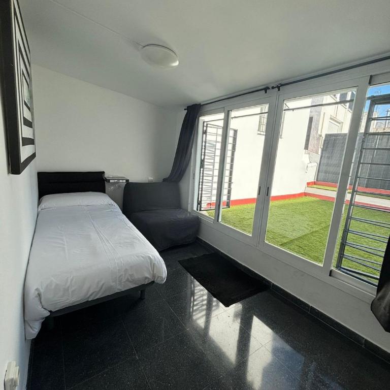 Charming penthouse in Castellar - Two-Bedroom Apartment with Balcony and Terrace - 7
