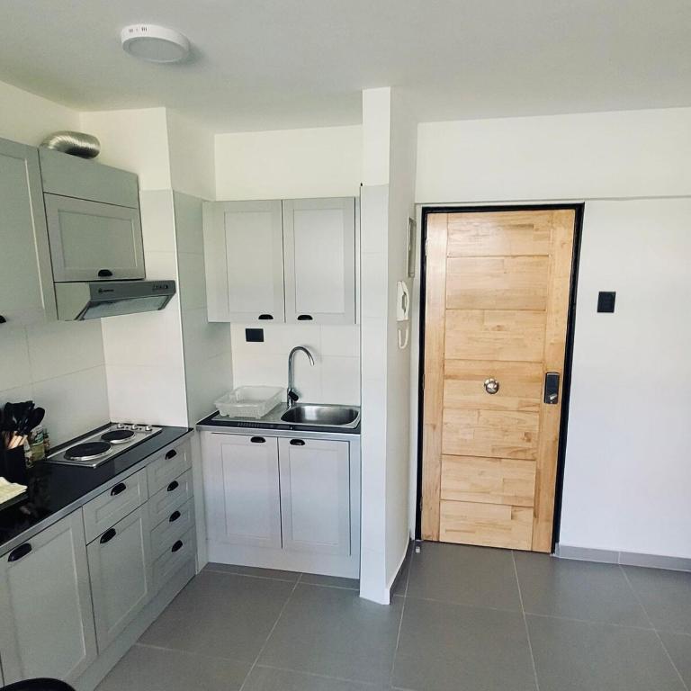 Spacious Modern 1BR Walk to Costanera Center - One-Bedroom Apartment - 14
