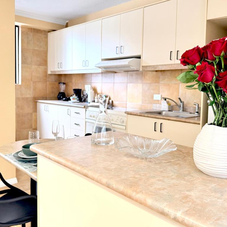 Stylish Spacious Suite near La Carolina Park - Quicentro Prime Location - One-Bedroom Apartment - 3