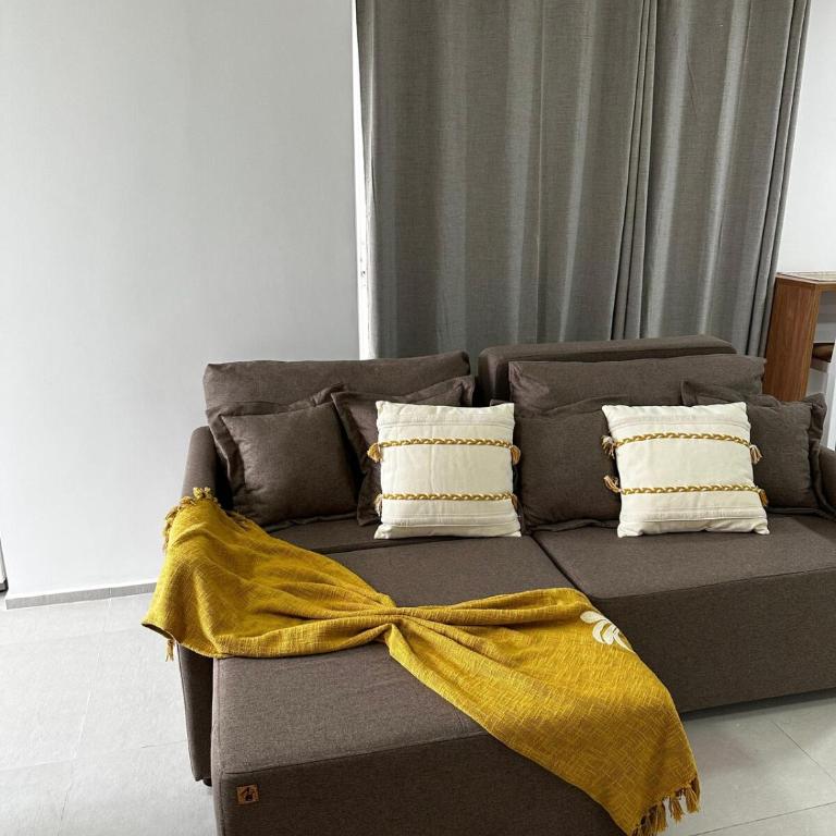 Depto con piscina y balcón a 5min del aeropuerto - One-Bedroom Apartment - 5