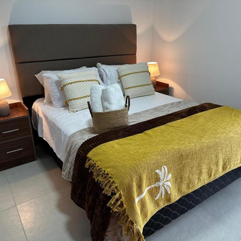 Depto con piscina y balcón a 5min del aeropuerto - One-Bedroom Apartment - 51