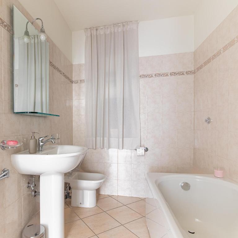 Blanc House, luminoso alloggio nel cuore del Lucca - Appartamento con 2 Camere da Letto - 27
