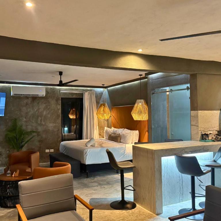 Rico Isla Rooms Eco-Chic - Deluxe Suite with Sea View - 1