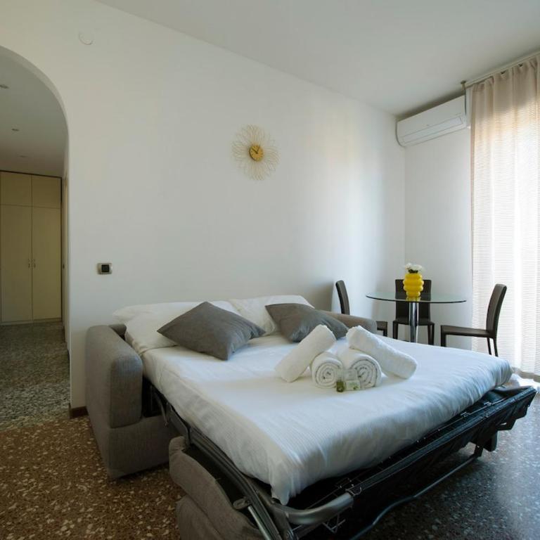 Charming Two-Room Apartment with View of San Siro Stadium Upper Floor - Appartamento con 2 Camere da Letto - 12