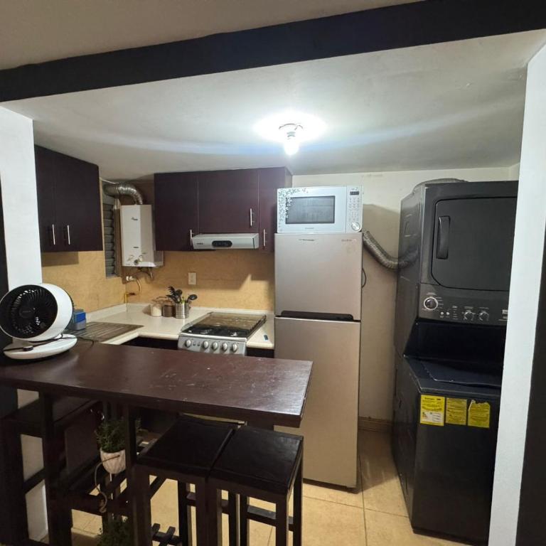 Departamento GNP Seguros - Three-Bedroom Apartment - 2