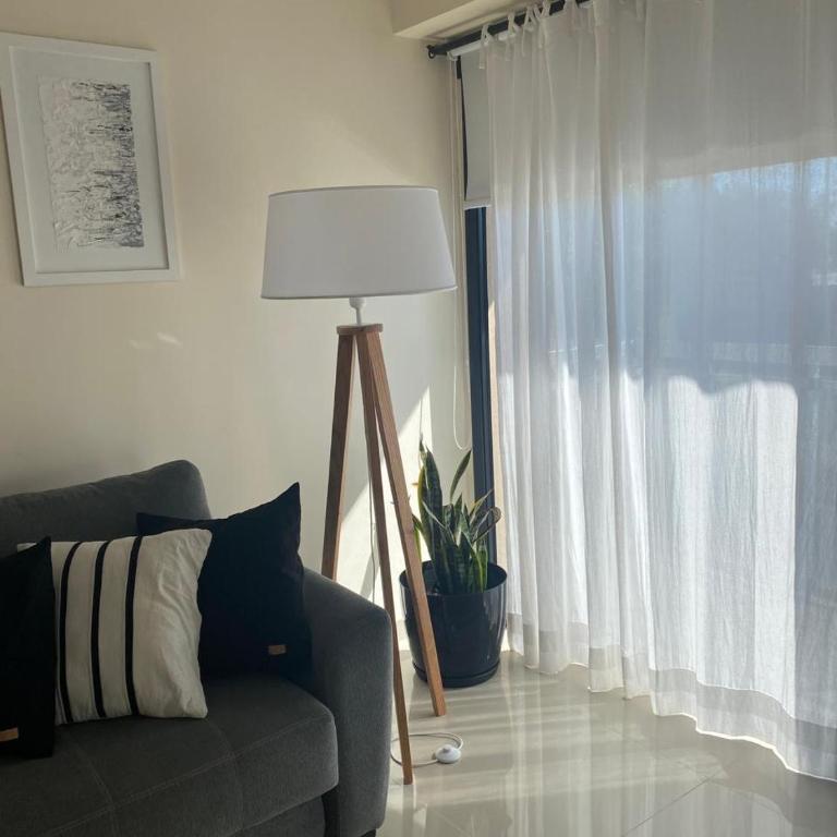 Alberti 854- departamento céntrico con cochera y balcón - Apartamento de 1 dormitorio - 1