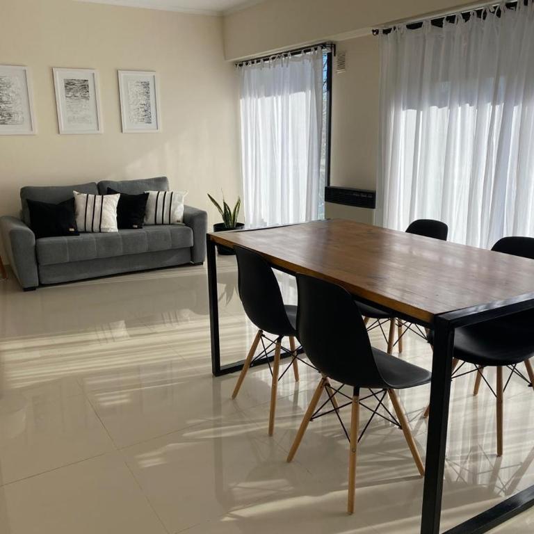 Alberti 854- departamento céntrico con cochera y balcón - Apartamento de 1 dormitorio - 3