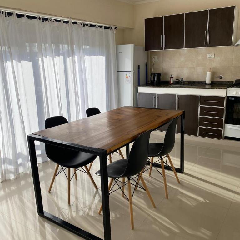 Alberti 854- departamento céntrico con cochera y balcón - Apartamento de 1 dormitorio - 5