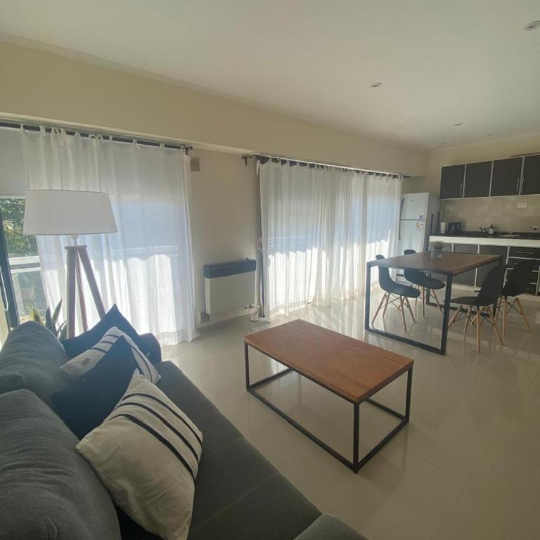 Alberti 854- departamento céntrico con cochera y balcón - Apartamento de 1 dormitorio - 10