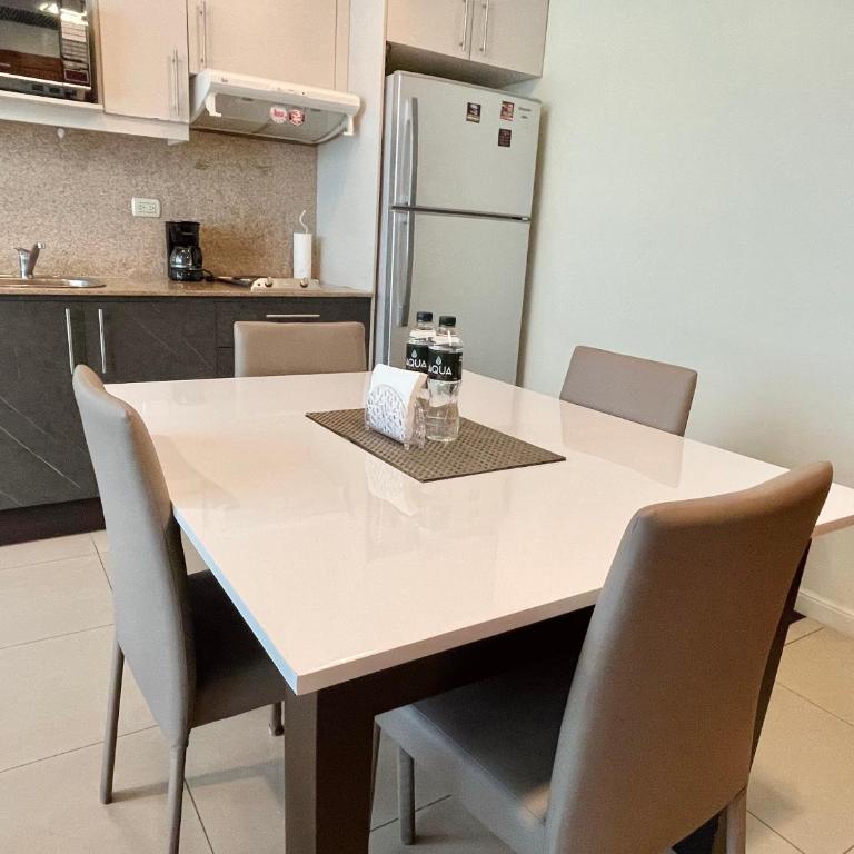 Suite Riverfront Puerto Santa Ana - One-Bedroom Suite - 5