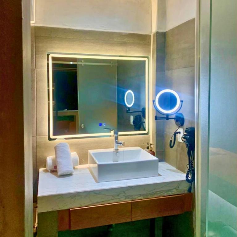 Rico Isla Rooms Eco-Chic - Deluxe Suite with Sea View - 25