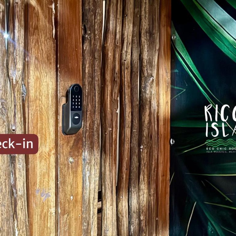 Rico Isla Rooms Eco-Chic - Deluxe Suite with Sea View - 17