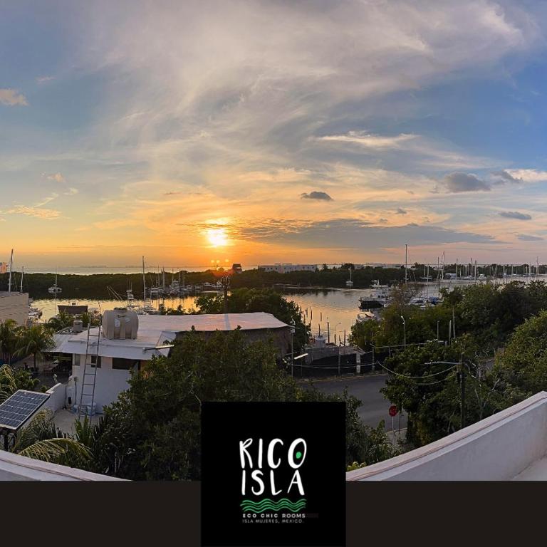 Rico Isla Rooms Eco-Chic - Deluxe Suite with Sea View - 16