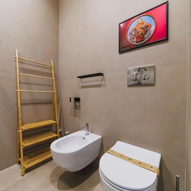 Palazzo Italia Suites - King Room with Spa Bath - 15