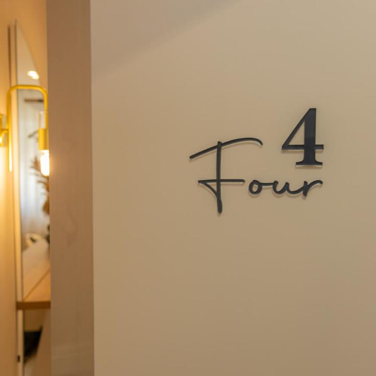 Campo's Guest House Airport - Standard Double Room - 6
