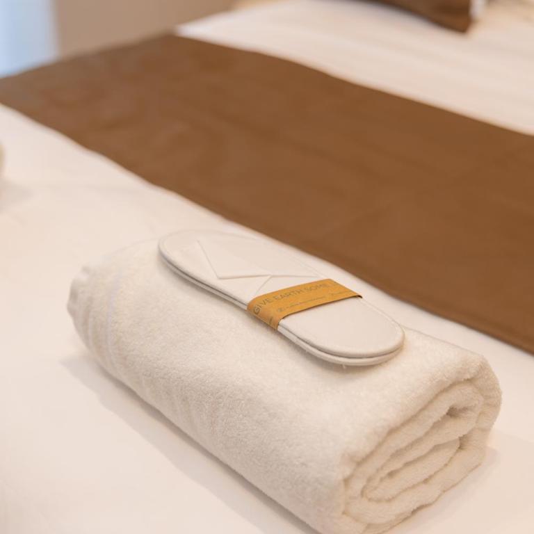 Campo's Guest House Airport - Luxury Quadruple Room - 18
