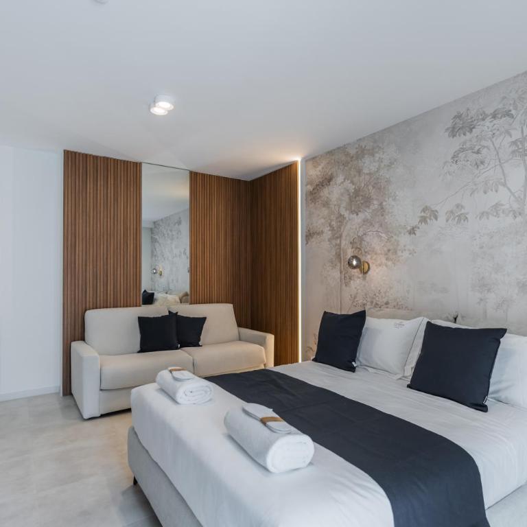 Campo's Guest House Airport - Deluxe Room - 6