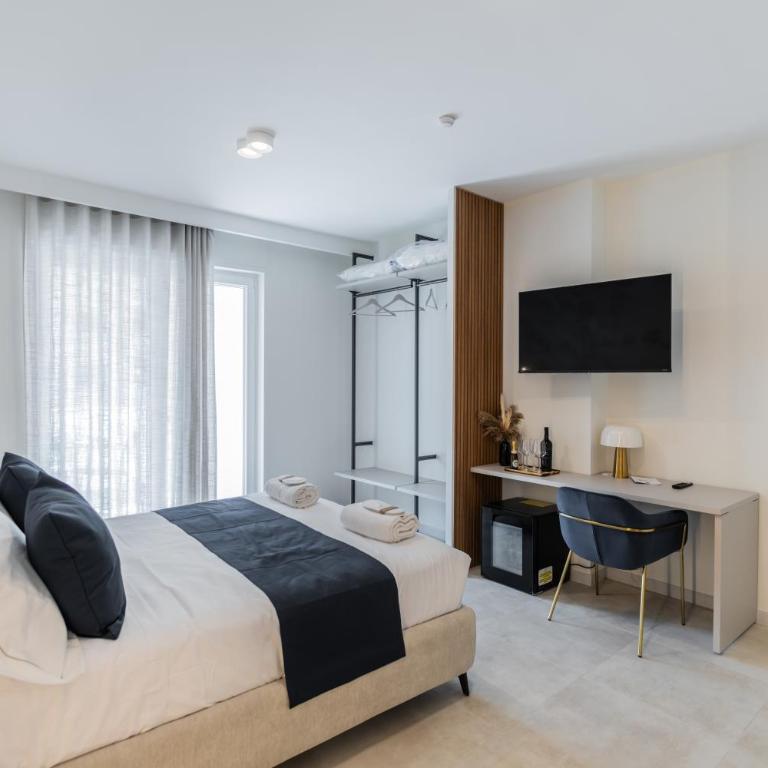 Campo's Guest House Airport - Deluxe Room - 7