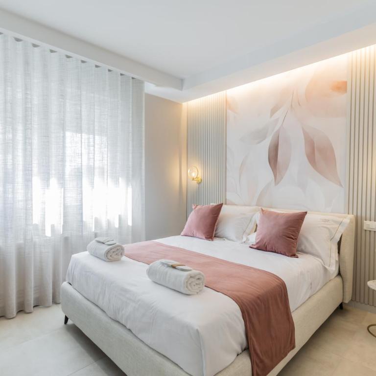 Campo's Guest House Airport - Double Room with Balcony - 1