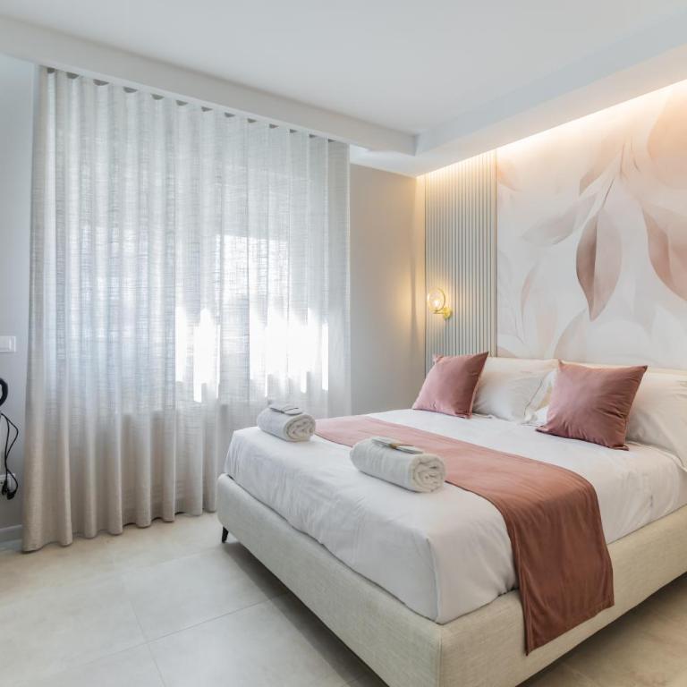 Campo's Guest House Airport - Double Room with Balcony - 7