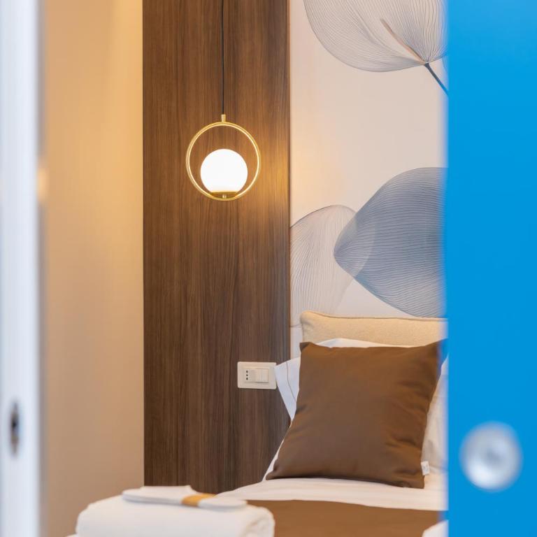 Campo's Guest House Airport - Luxury Quadruple Room - 6