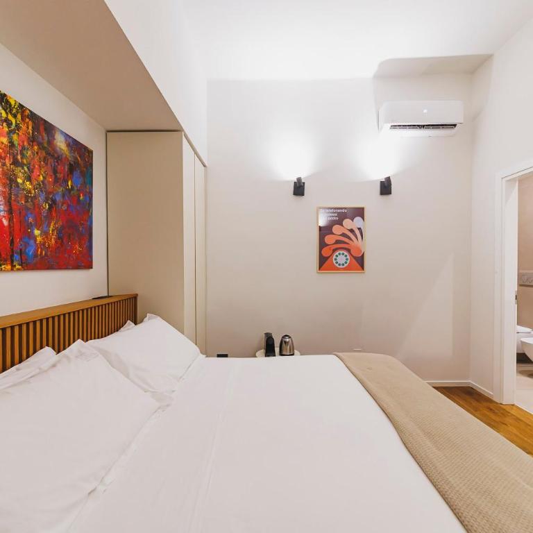 Palazzo Italia Suites - Deluxe King Room - 8