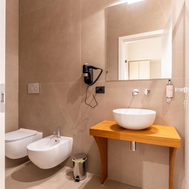 Palazzo Italia Suites - Deluxe King Room - 15