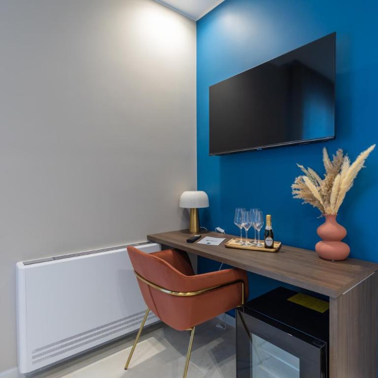 Campo's Guest House Airport - Luxury Quadruple Room - 8