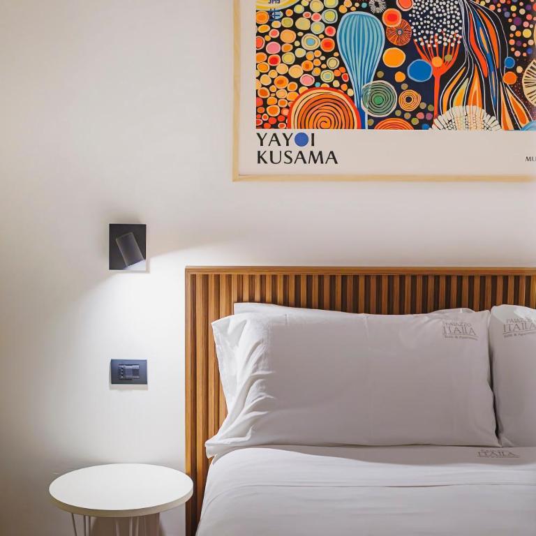 Palazzo Italia Suites - King Room with Balcony - 1