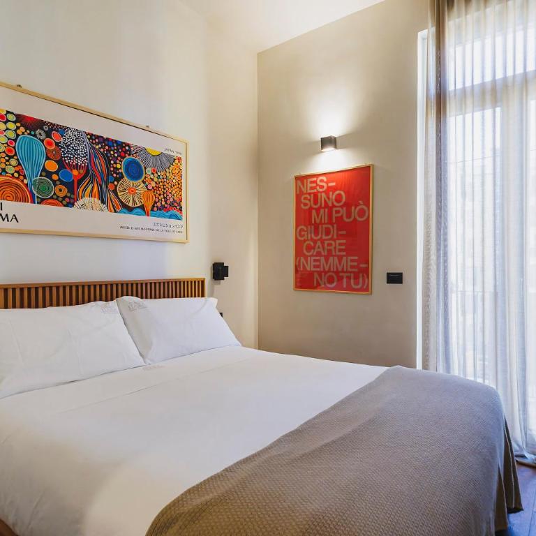 Palazzo Italia Suites - King Room with Balcony - 5