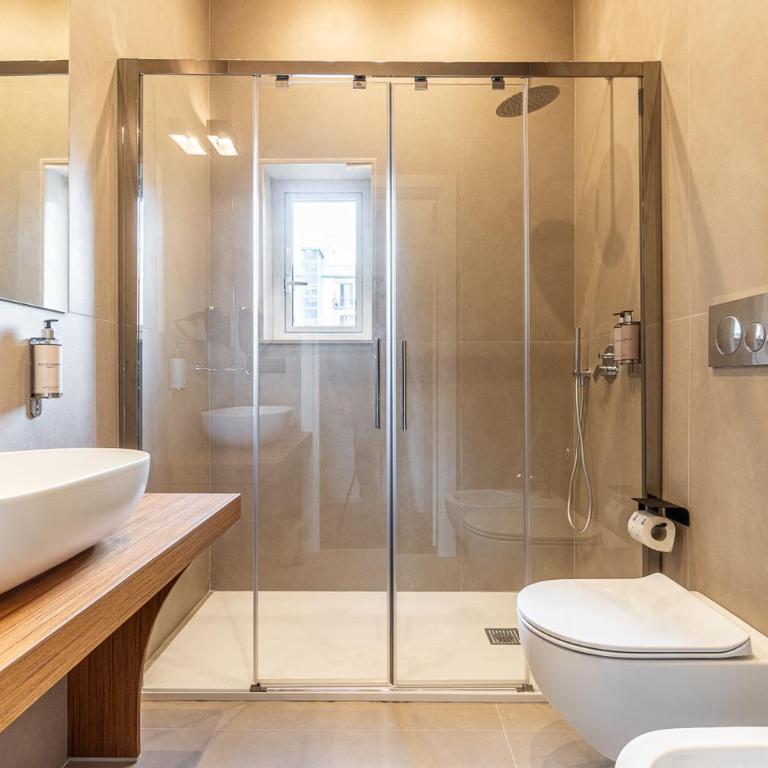 Palazzo Italia Suites - King Room with Balcony - 16