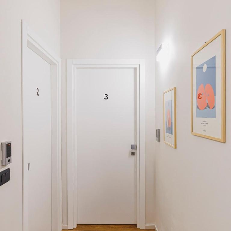 Palazzo Italia Suites - Deluxe Double Room with Bath - 25