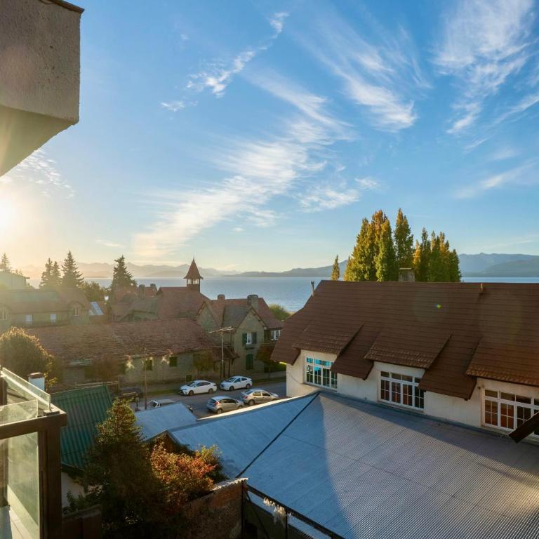 Moderno y Luminoso Monoambiente con Vista al Lago - Apartamento Superior de 1 dormitorio - 2