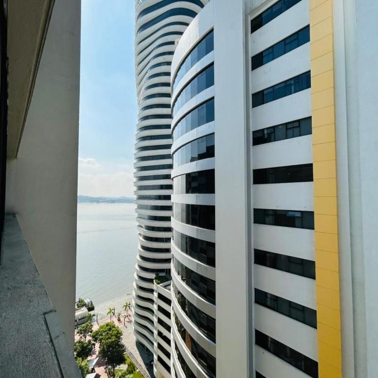 Suite en Torre Bellini II, excelente ubicación - One-Bedroom Apartment - 10