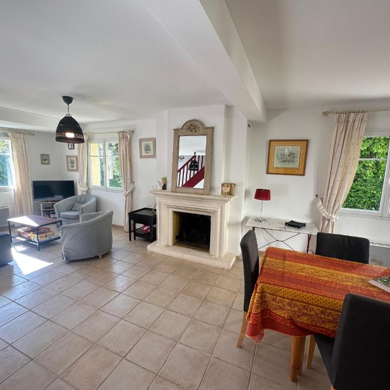 Grande Villa avec Jardin, Proche Plage et Centre de Villers-sur-Mer - FR-1-487-310 - Ferienhaus (8 Erwachsene) - 1